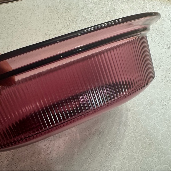 Corningware Visions Cranberry 4 qt Oval Ribbed Roasting Dish with Lid V-34-C - Picture 8 of 10